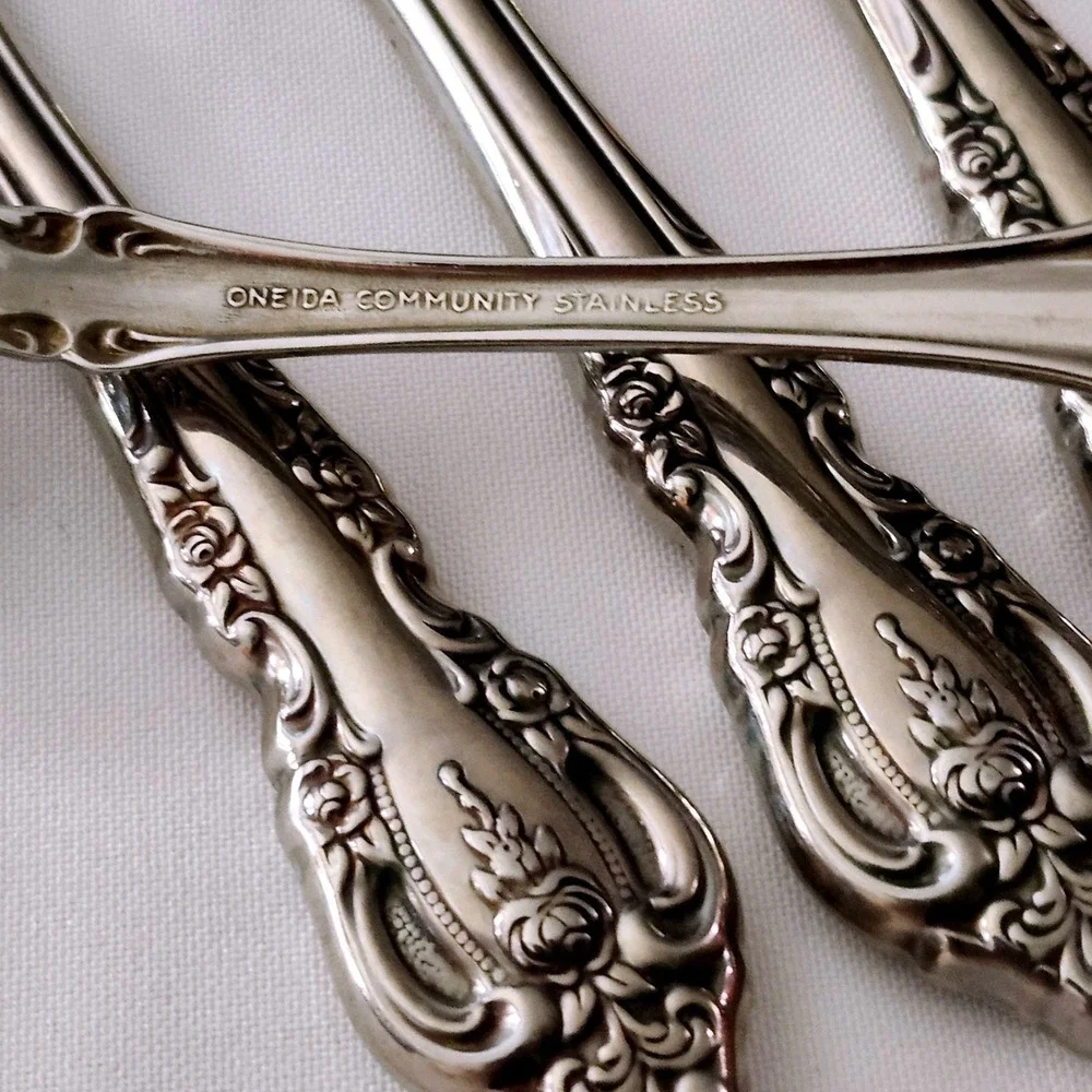 Oneida Community Stainless Steel BRAHMS 5-Dinner Knives‎ 1-Pierced Serving Spoon